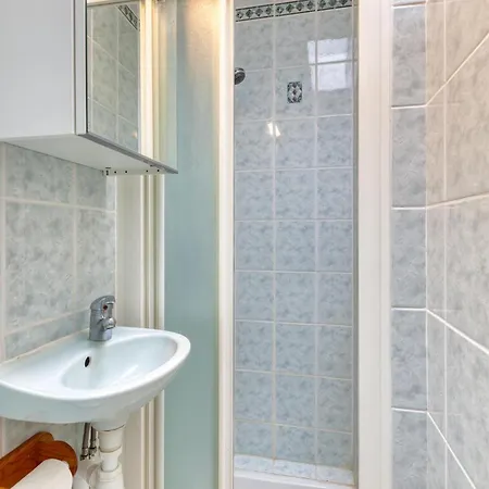 2 Bedroom Stunning In