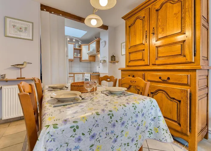 Hébergement de vacances 2 Bedroom Stunning In Fécamp